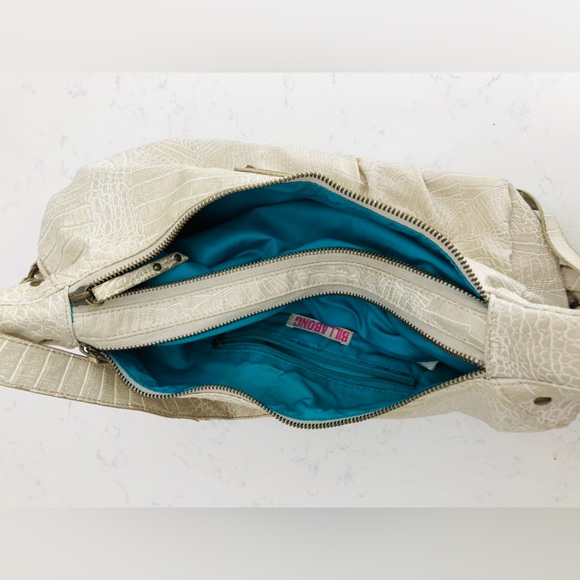 Billabong pearly white faux snakeskin cross body purse - Picture 3 of 7